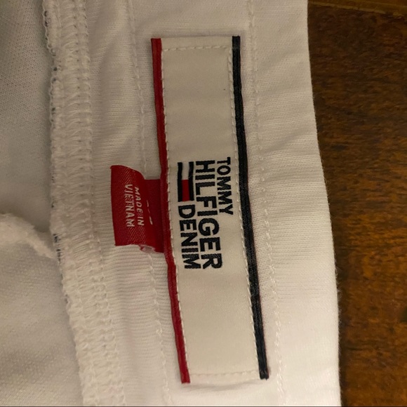 Tommy Hilfiger shorts, mens - Picture 2 of 4